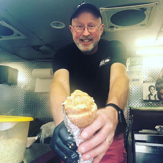 Stop Down at the Park tonight for a killer collaboration from @steelcitychimneys and Pittsburgh Smokehouse- who wants a Thanksgiving early! 🤤🤤🤤
#collaboration #yummy #fall #riverfront #pittsburgh